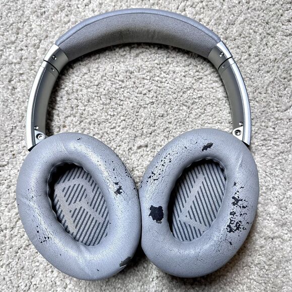 Bose QuietComfort WIRELESS Bluetooth Noise Canceling Headphones -Silver w/ Case - Picture 7 of 9